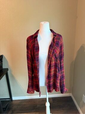 Casa cabana Women's Red Plaid Button-Front Shirt thin flannel